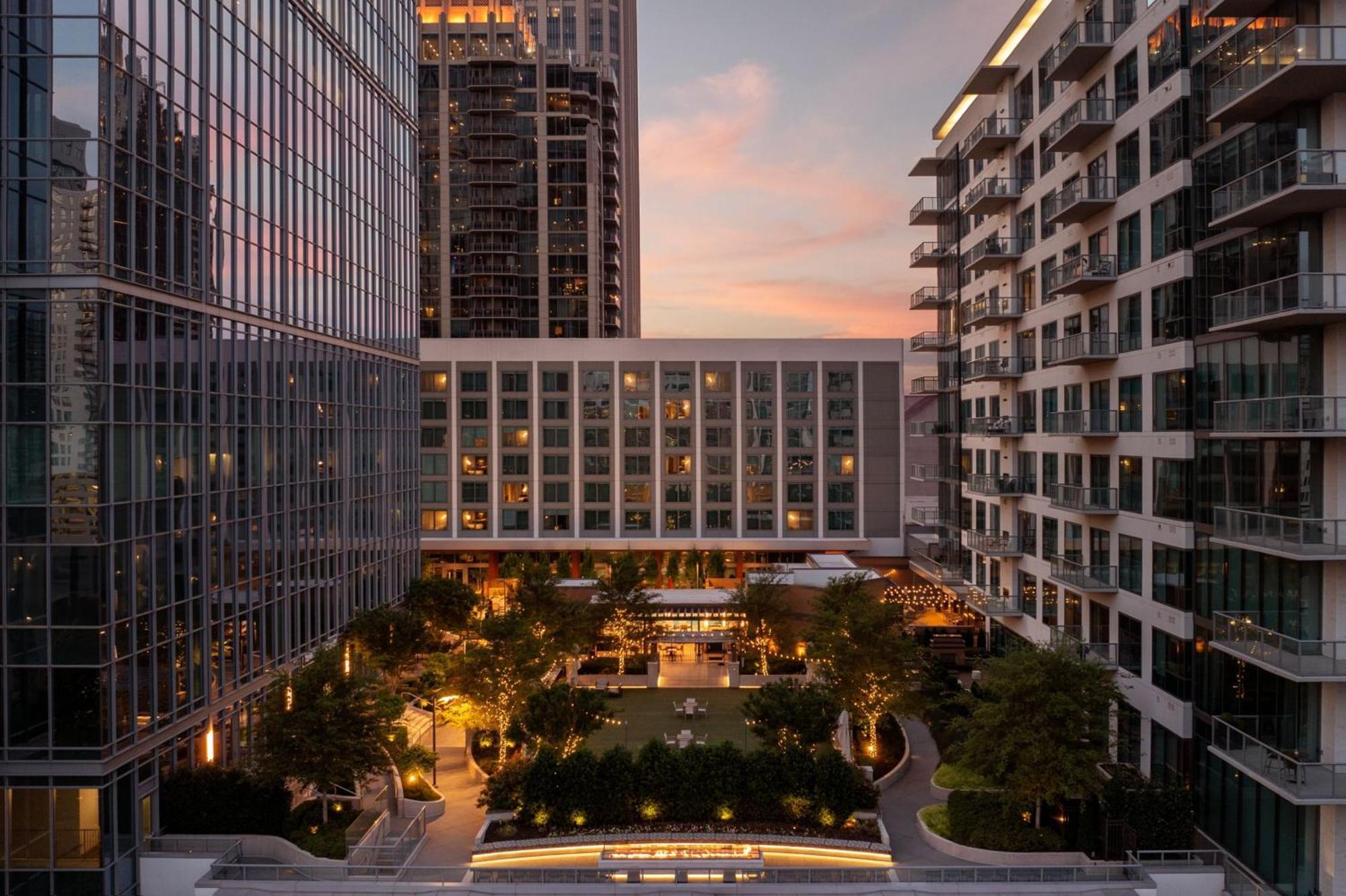 Epicurean Atlanta, Autograph Collection 4*